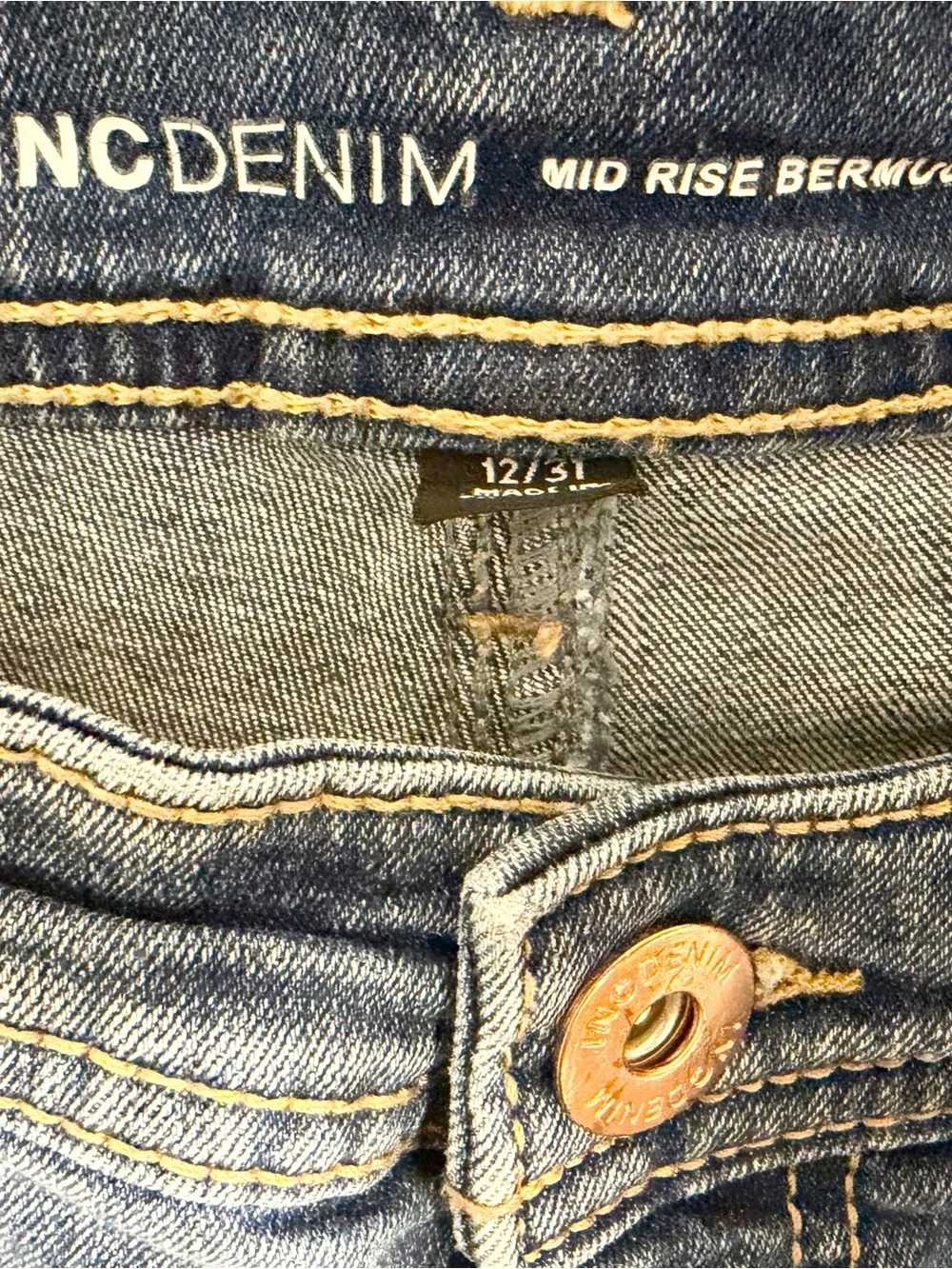 Womens Faded Blue Denim Bermuda Shorts with Indigo Trim Size 12